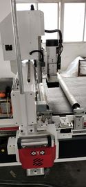 副木木製CNCのルーターの打抜き機の理性的なコンピューター制御耐久財